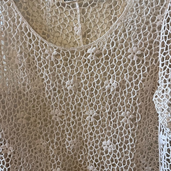 Elegant Cream Crochet Blouse - Picture 3 of 5
